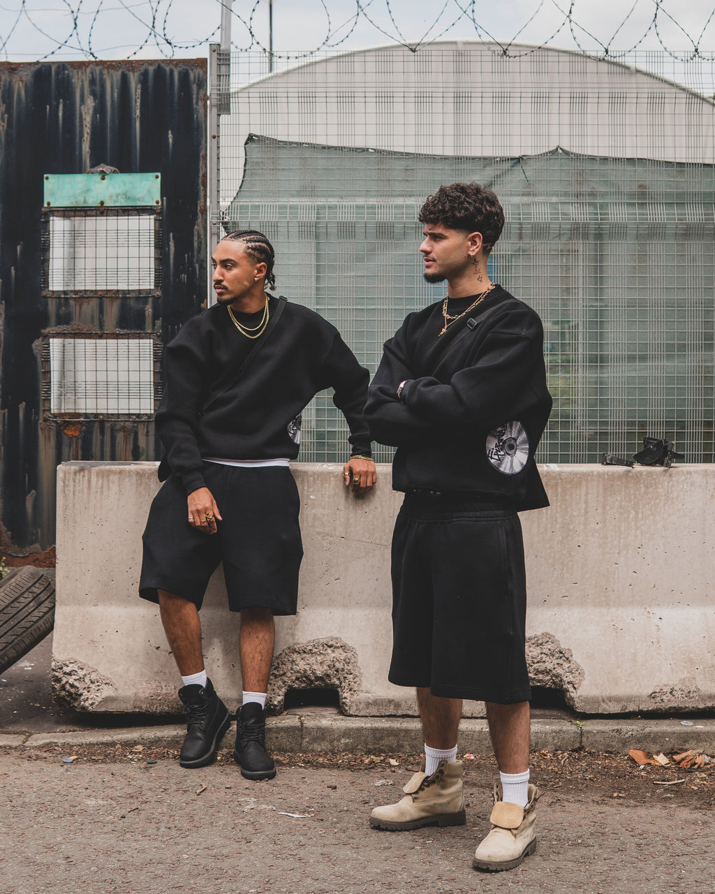 Disc Baggy Shorts Black [630GSM]