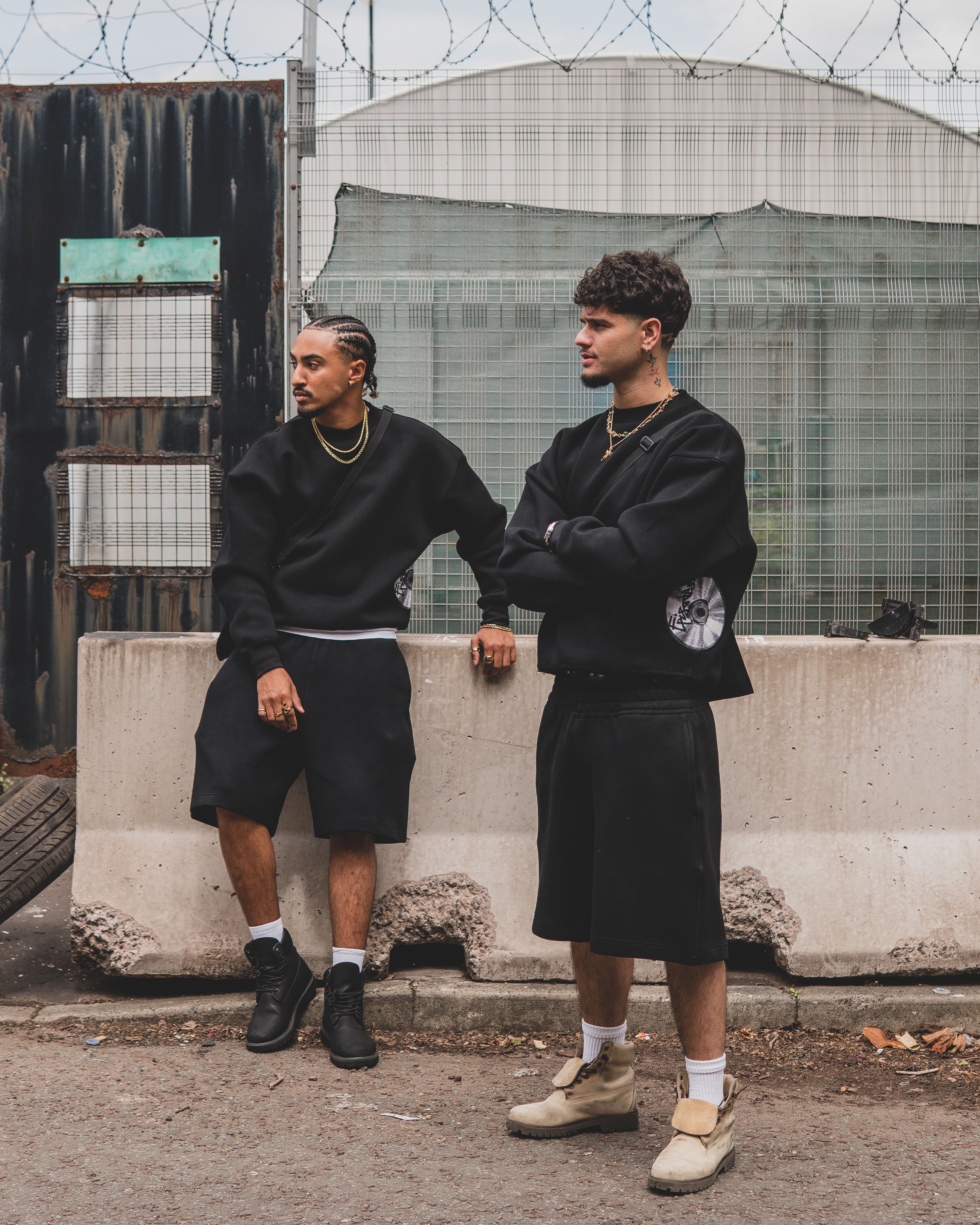 Disc Baggy Shorts Black [630GSM]