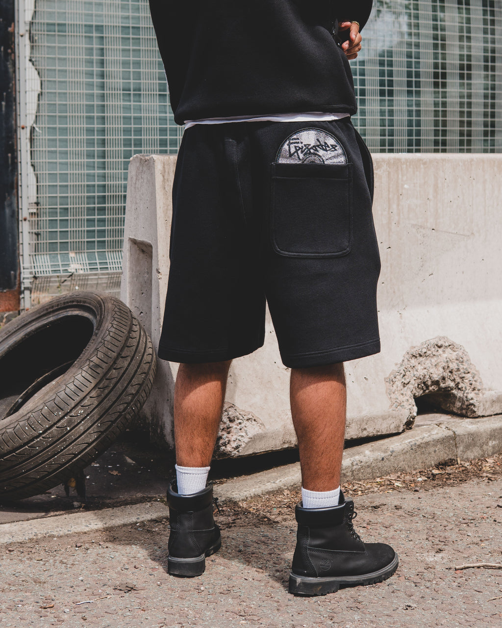 Disc Baggy Shorts Black [630GSM]