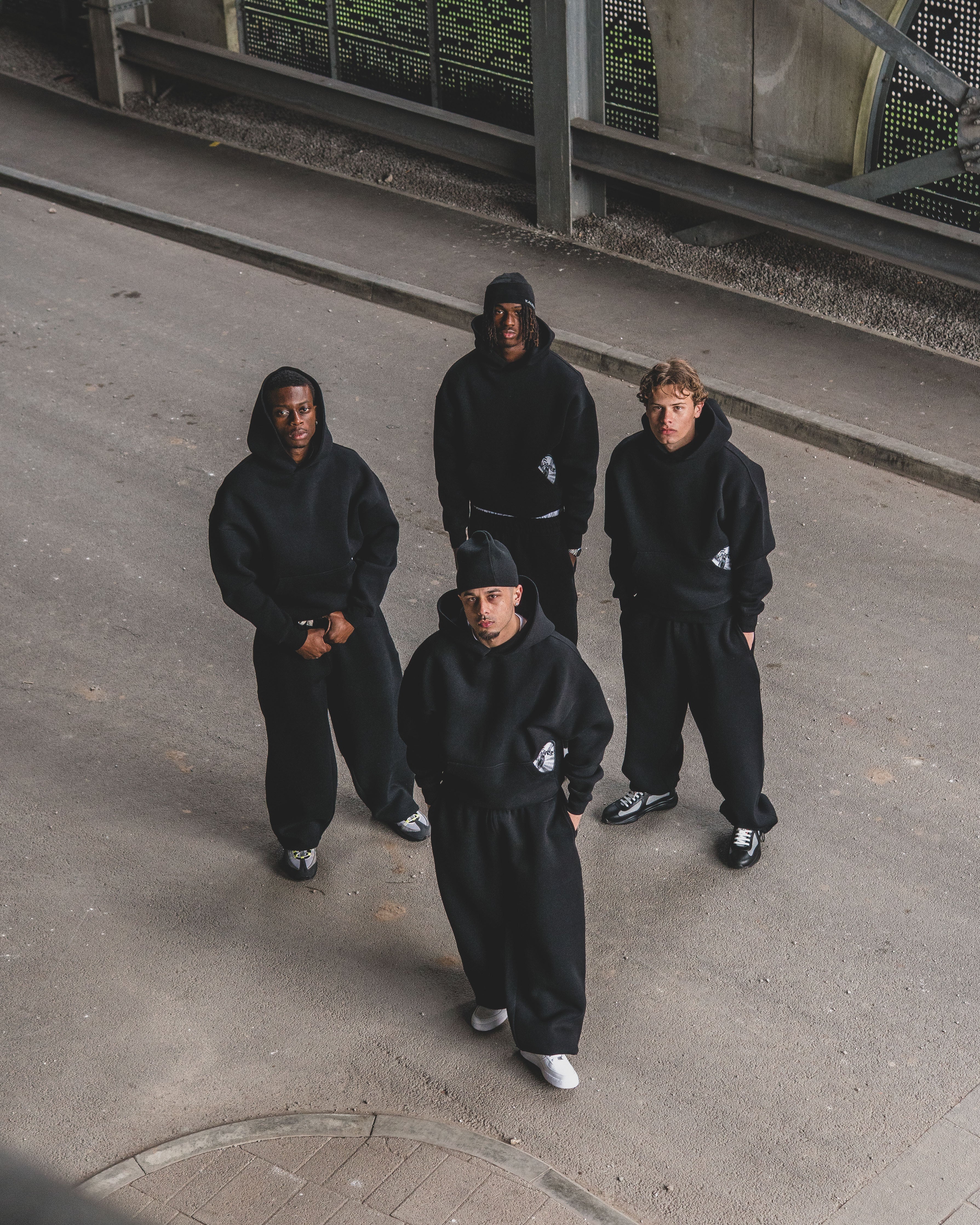 Disc Hoodie Black [630GSM]